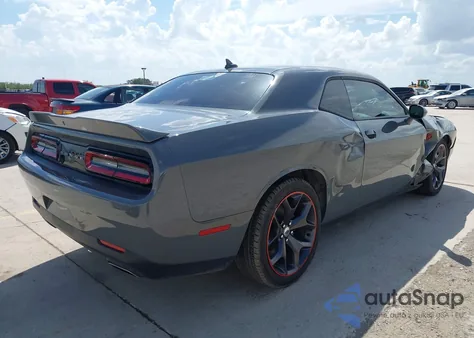2018 Dodge Challenger Sxt Plus z USA, uszkodzony, nr VIN 2C3CDZAG4JH280377